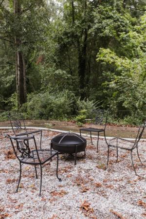 Greenway Garage With Firepit Athens Exteriér fotografie